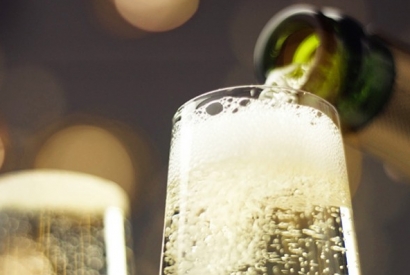 Le Champagne le compagnon des repas de fête.